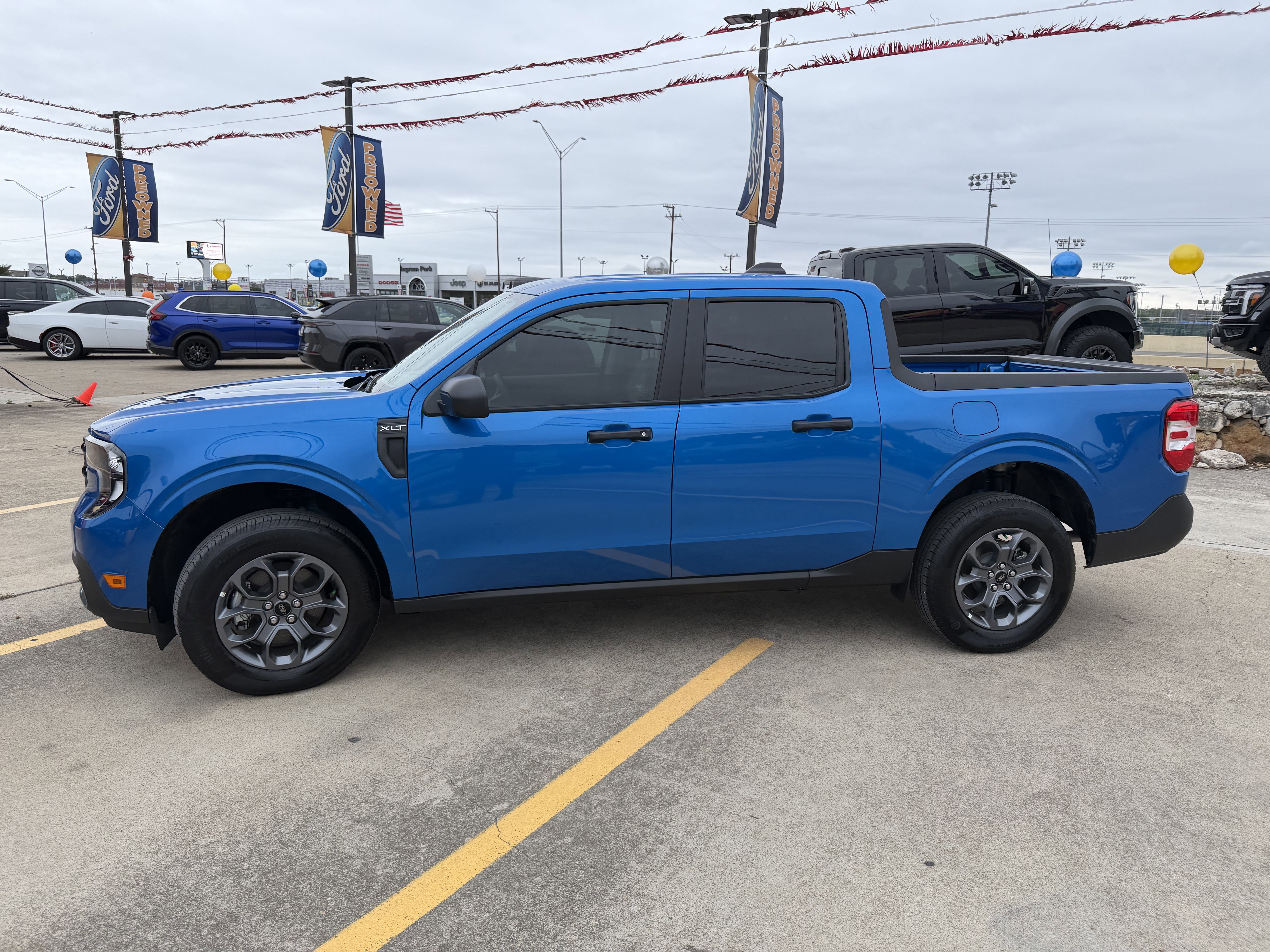 Certified 2025 Ford Maverick XLT w/ Equipment Group 302A AWD/4WD image 7