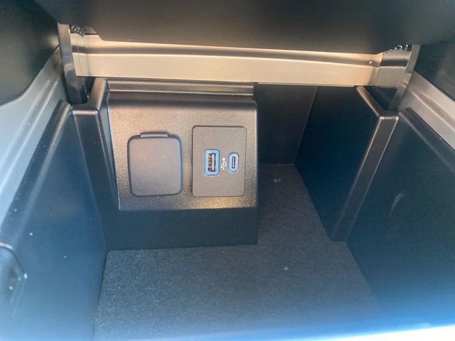 Certified 2022 Ford Explorer Limited w/ Equipment Group 301A image 24