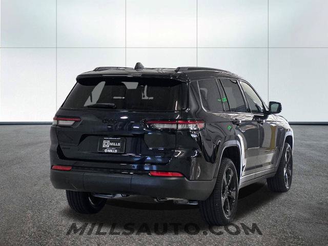 Used 2024 Jeep Grand Cherokee L Limited w/ Black Appearance Package AWD/4WD image 7