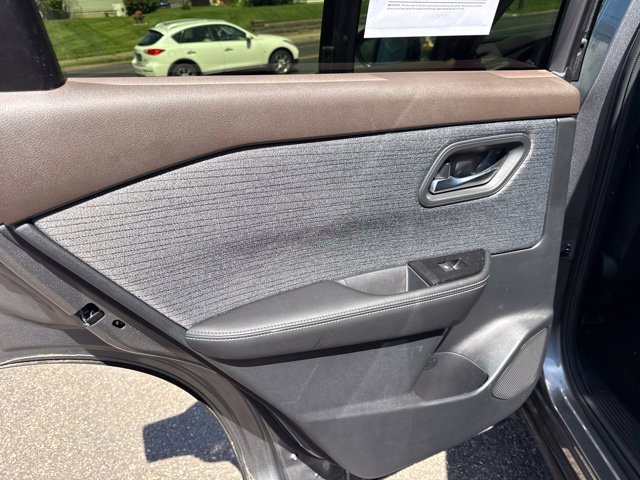 Used 2023 Nissan Rogue SV AWD/4WD image 36