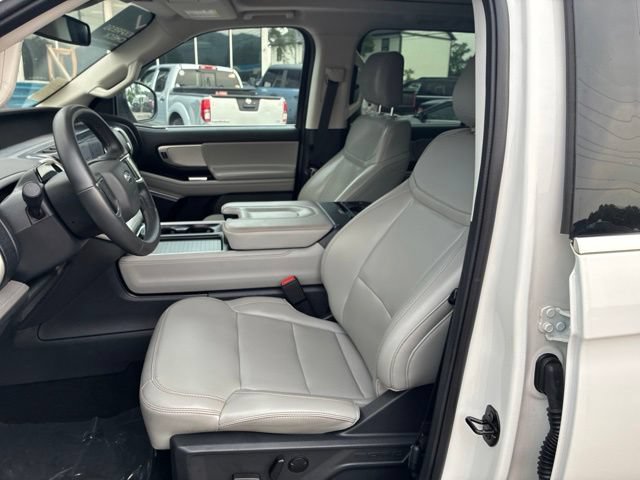 Certified 2025 Ford Expedition Active AWD/4WD image 70