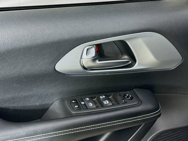 Used 2021 Chrysler Pacifica Touring w/ S Appearance Package image 21