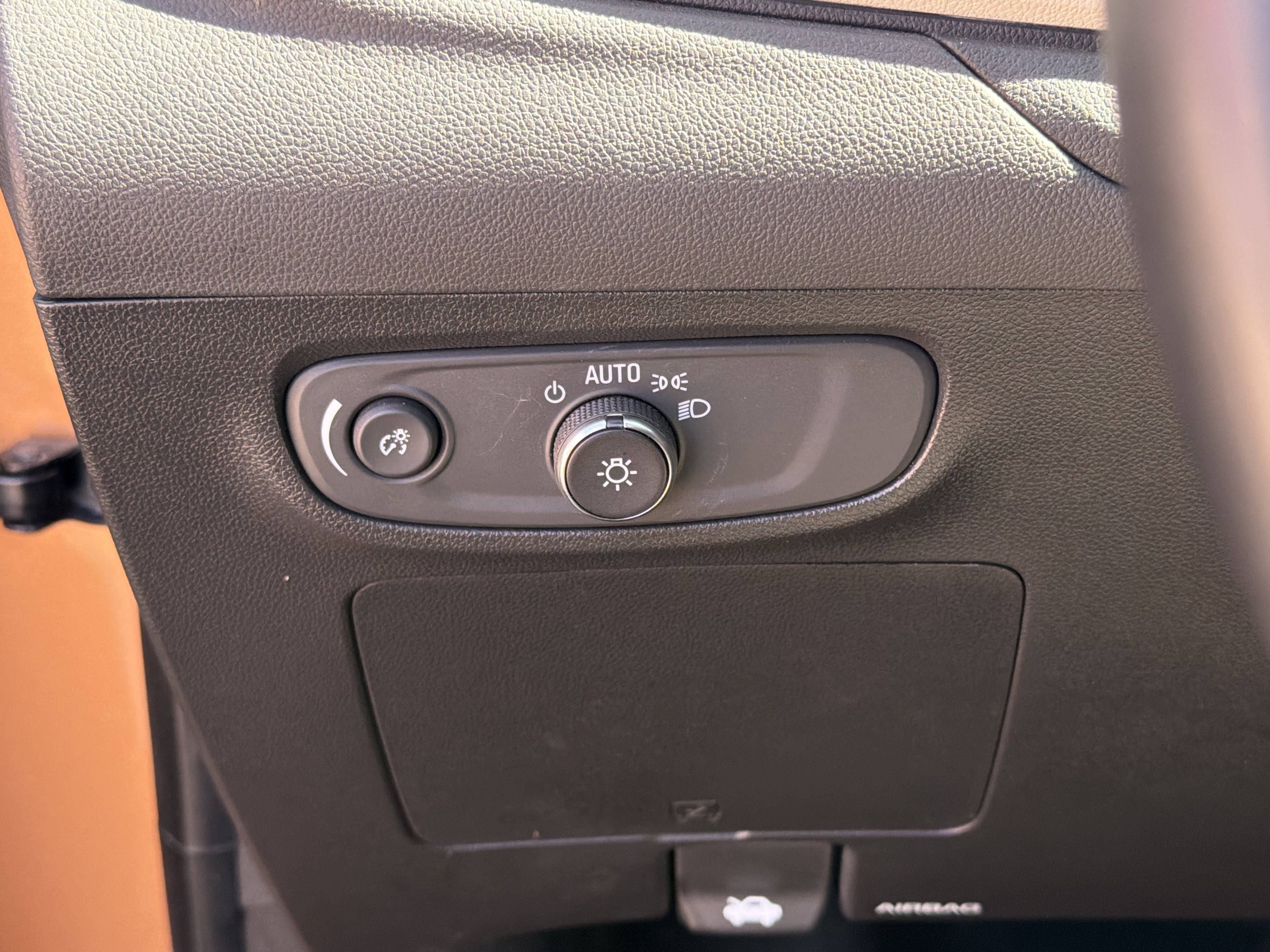 Used 2024 Buick Encore GX Sport Touring FWD image 22