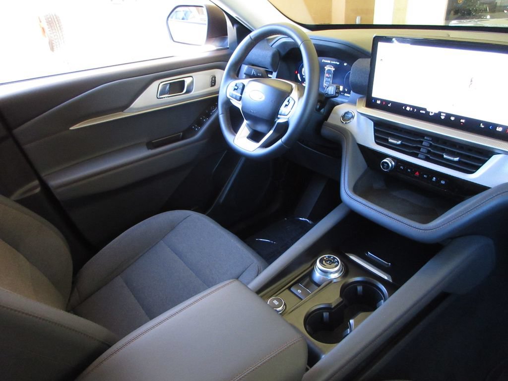 Certified 2025 Ford Explorer Active RWD image 22