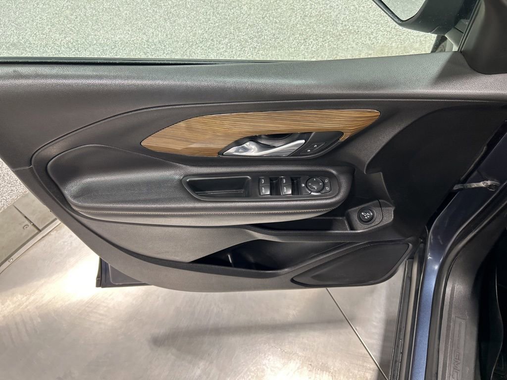 Used 2018 GMC Terrain SLE w/ Driver Convenience Package FWD image 14