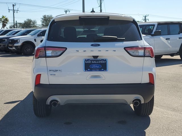 Certified 2022 Ford Escape SE image 3