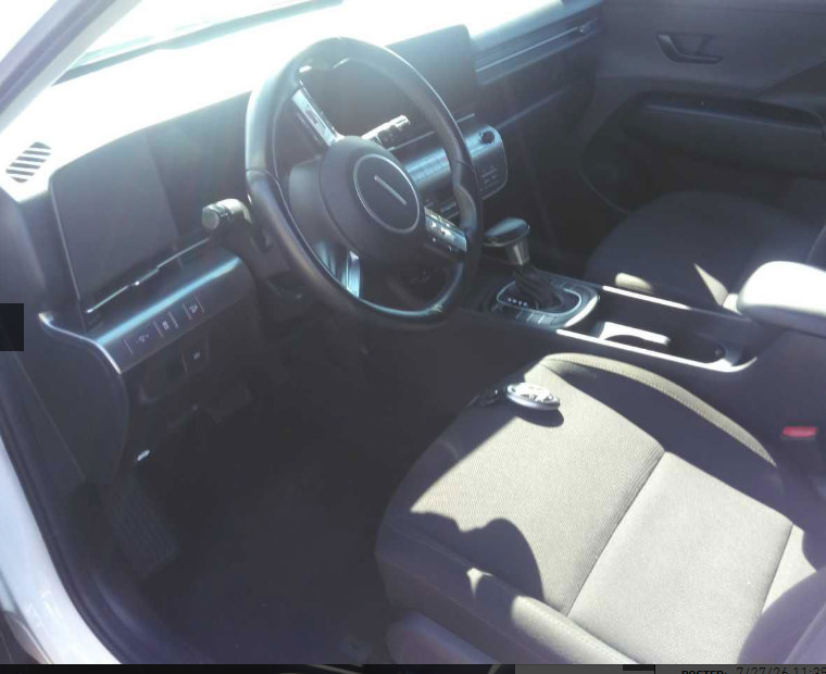 Used 2024 Hyundai Kona SEL FWD image 2