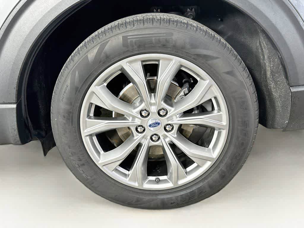 Certified 2023 Ford Explorer XLT w/ Equipment Group 202A RWD image 8