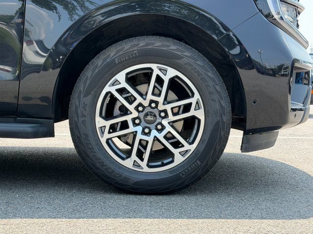 Certified 2025 Ford Expedition Active AWD/4WD image 29
