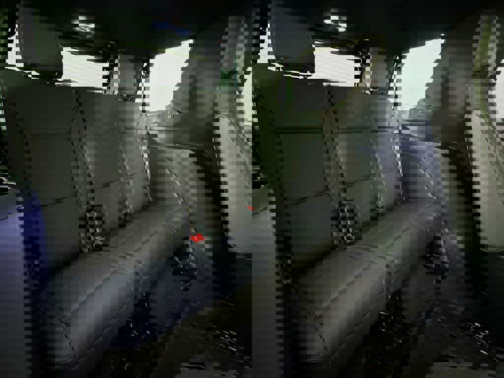 Used 2025 Chevrolet Tahoe LT w/ Comfort Package image 32