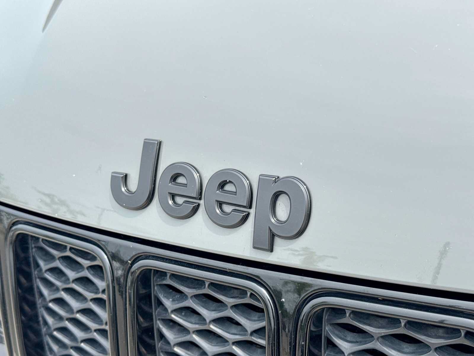 Used 2020 Jeep Grand Cherokee SRT w/ Trailer Tow Group IV AWD/4WD image 11