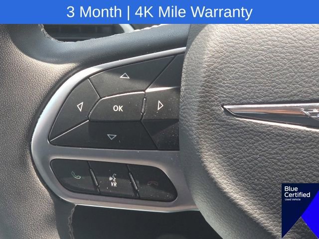 Used 2023 Chrysler Pacifica Touring-L FWD image 42