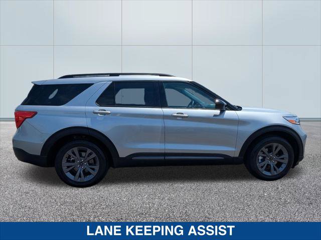 Certified 2023 Ford Explorer XLT w/ Equipment Group 202A RWD image 6