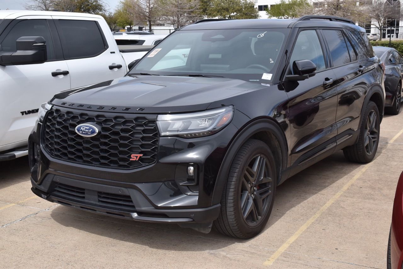Certified 2025 Ford Explorer ST image 1