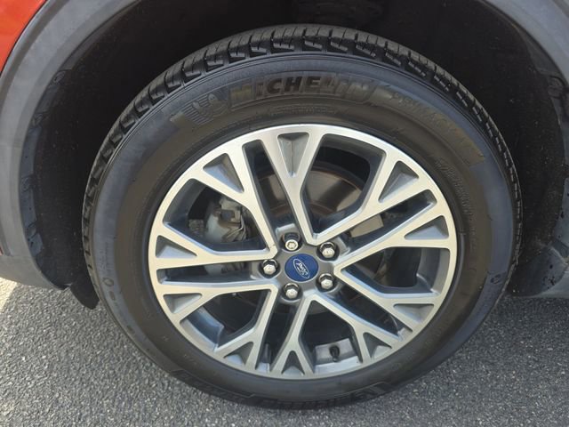 Certified 2020 Ford Escape SEL image 10