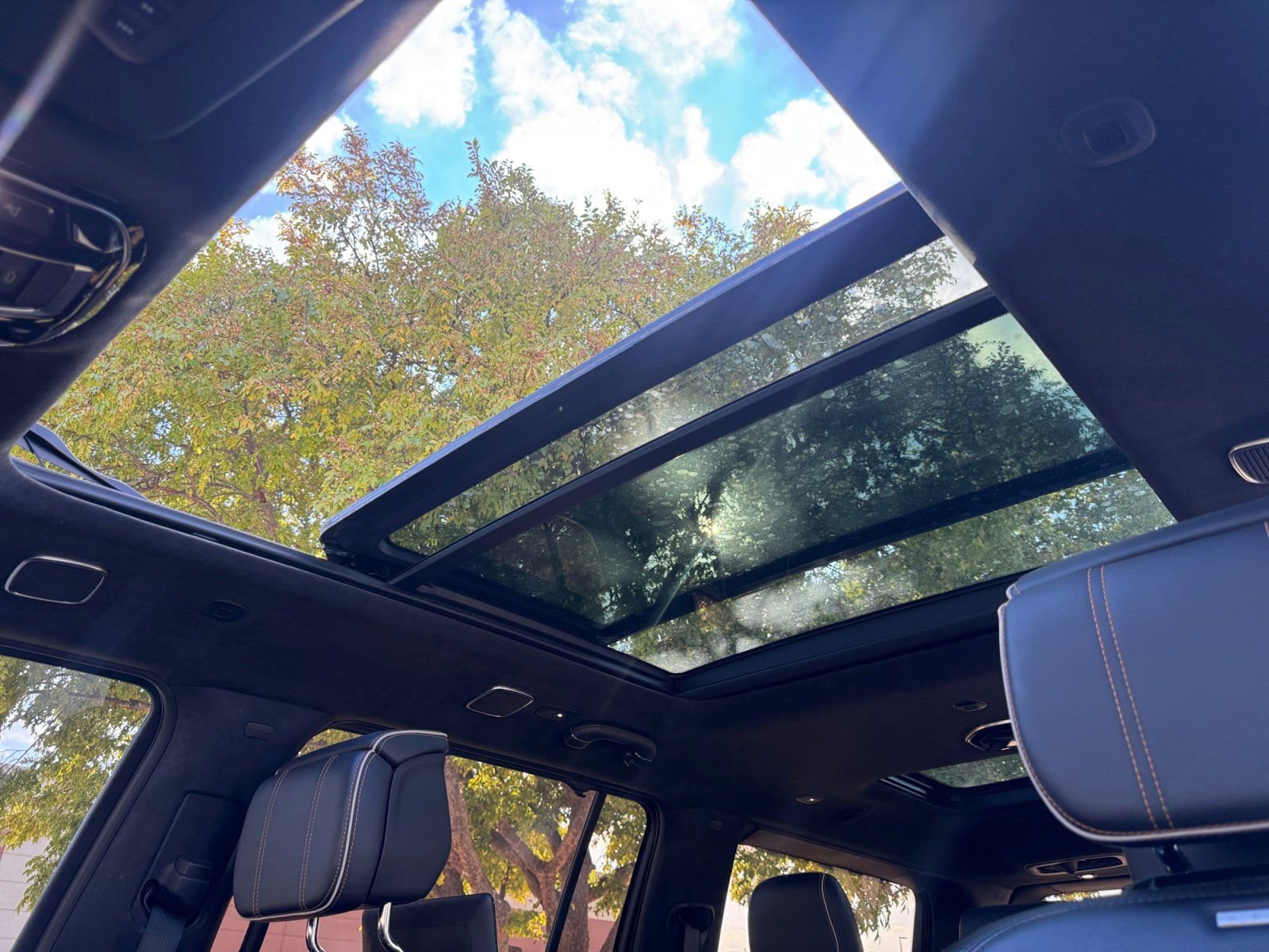 Used 2022 Jeep Grand Wagoneer Series III w/ Rear Seat Video Group 1 image 22