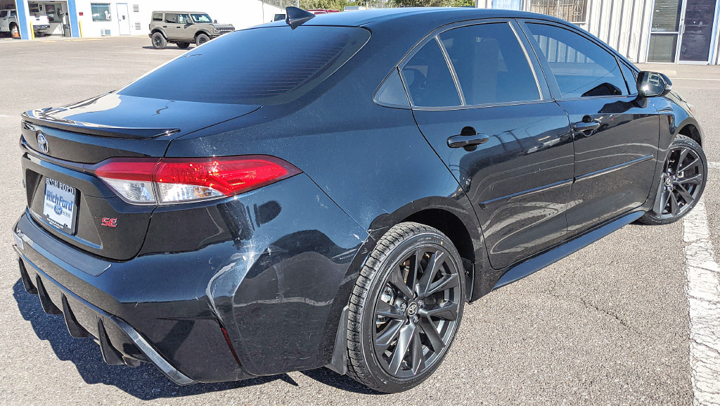 Used 2023 Toyota Corolla SE FWD image 3