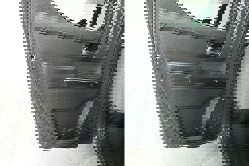 Used 2025 Toyota Tacoma TRD Off-Road image 23