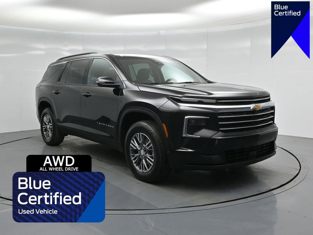 Used 2024 Chevrolet Traverse LT