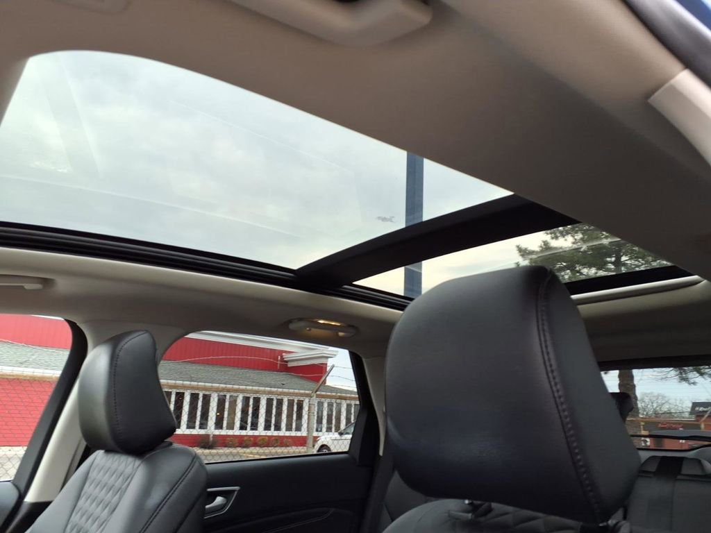 Certified 2024 Ford Edge Titanium w/ Class II Trailer Tow Package image 15