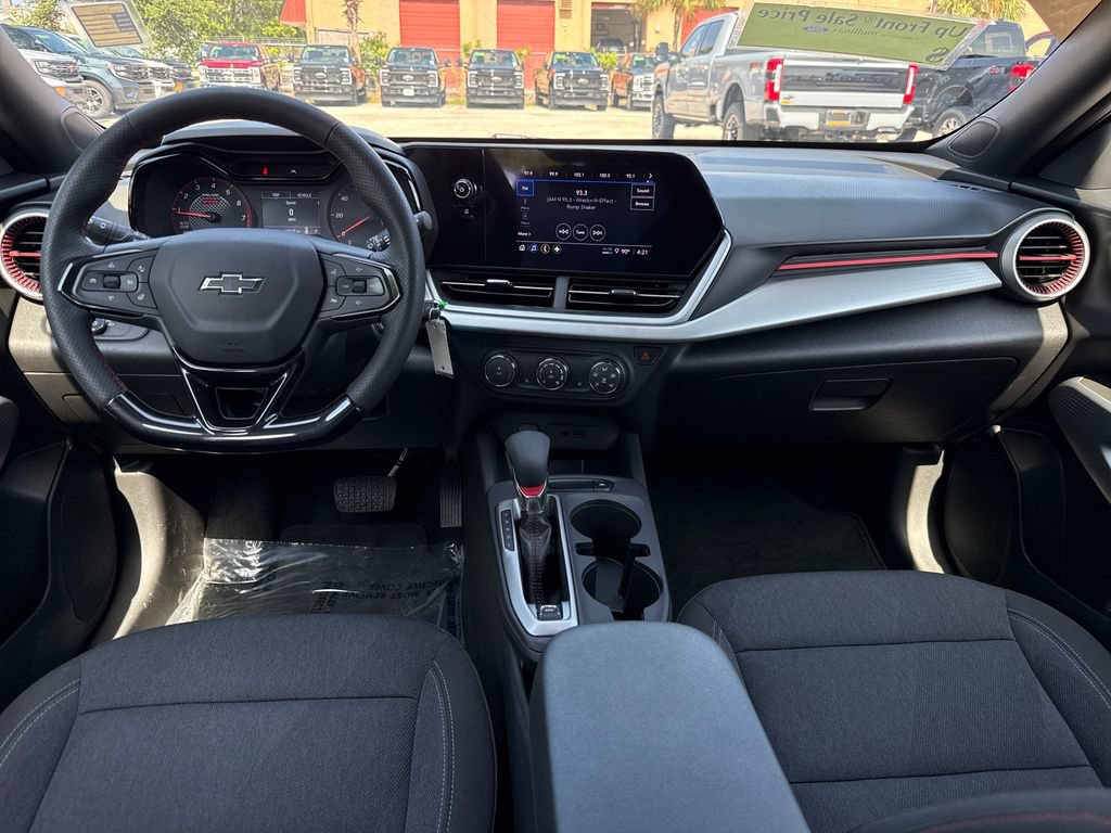 Used 2024 Chevrolet Trax RS w/ Driver Confidence Package FWD image 5
