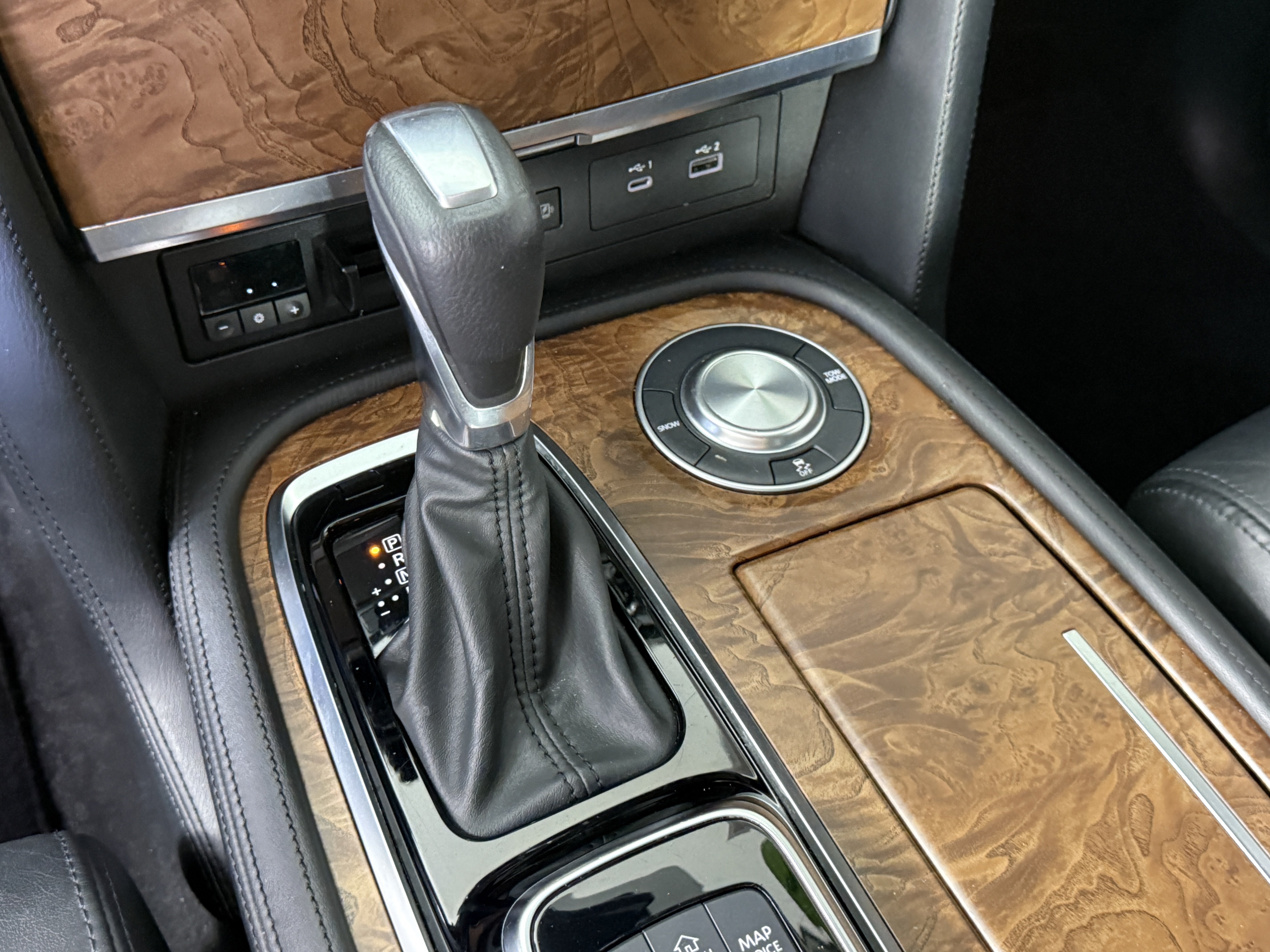 Used 2021 Nissan Armada SL w/ Captain's Chairs Package RWD image 23