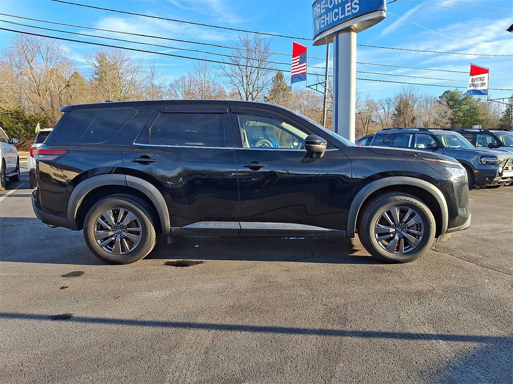 Used 2022 Nissan Pathfinder S image 6