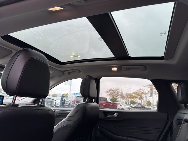 Certified 2023 Ford Escape SE w/ Class II Trailer Tow Package image 19