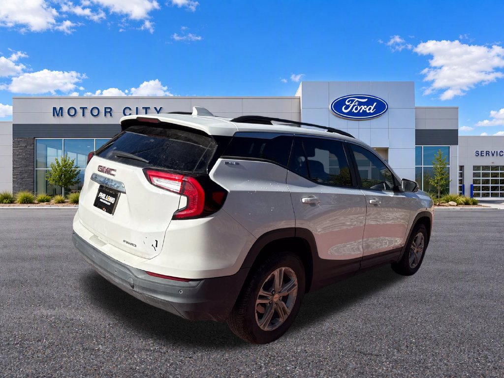 Used 2022 GMC Terrain SLE w/ Driver Convenience Package AWD/4WD image 9
