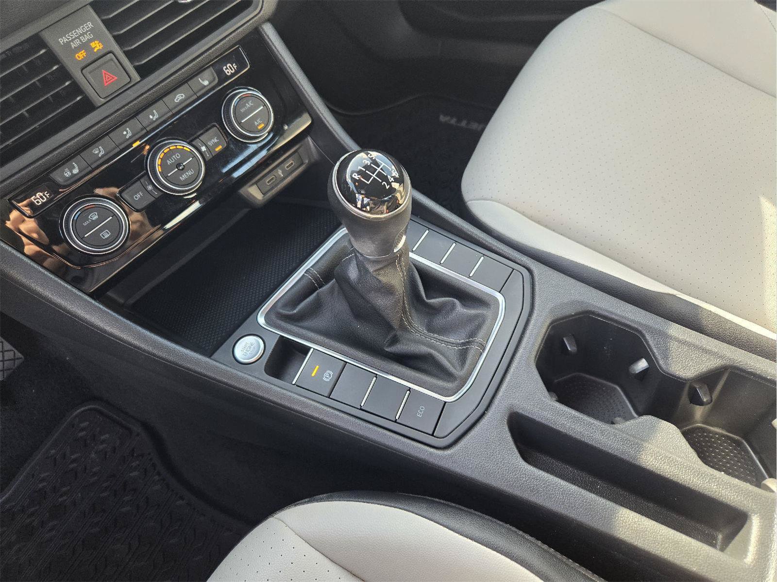 Used 2021 Volkswagen Jetta R-Line FWD image 17
