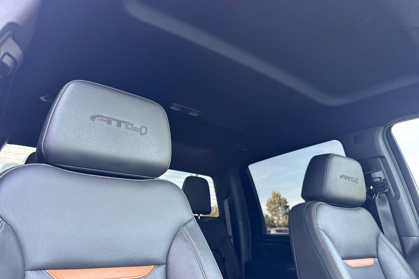 Used 2025 GMC Sierra 2500 AT4 AWD/4WD image 18