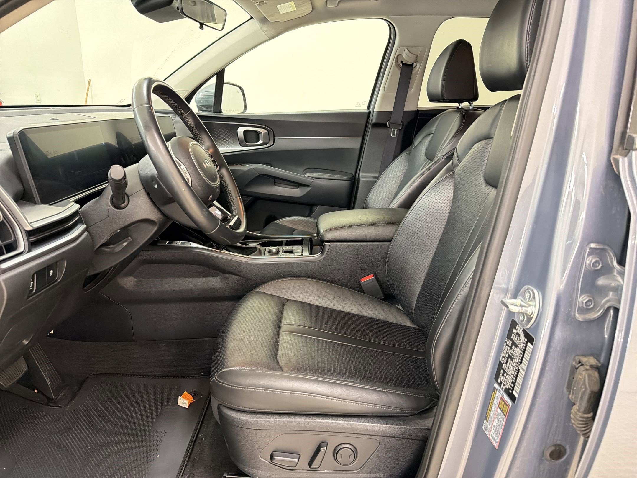 Used 2024 Kia Sorento S AWD/4WD image 5