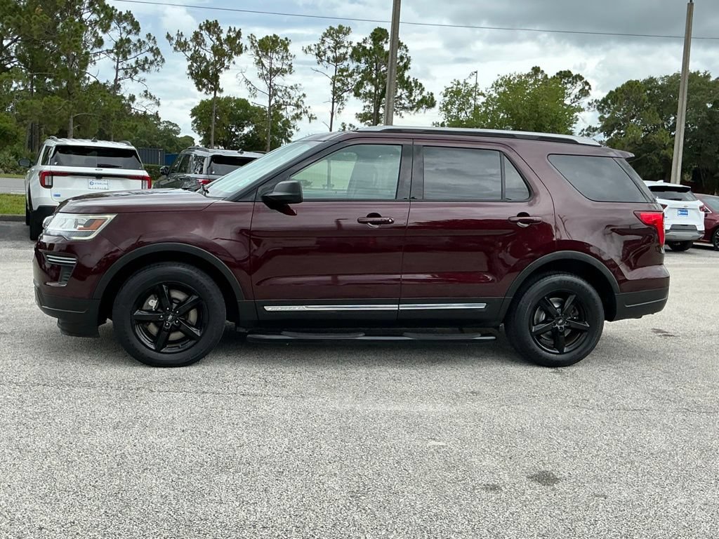 Certified 2018 Ford Explorer XLT FWD image 4