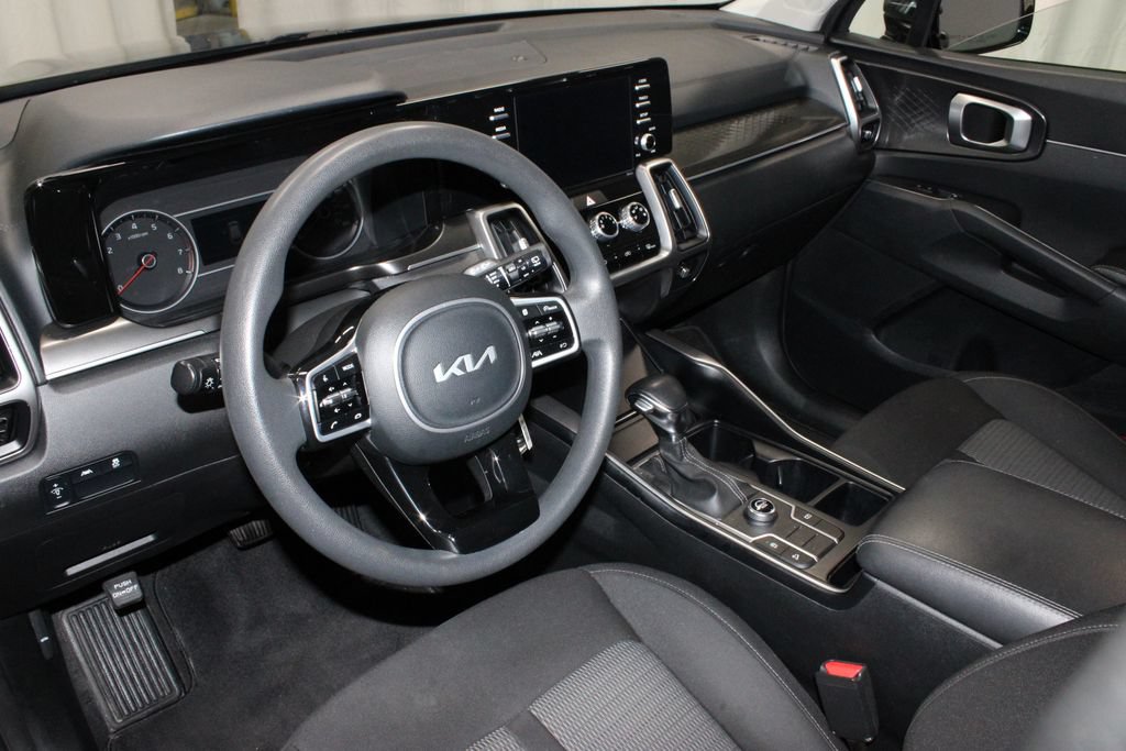 Used 2022 Kia Sorento LX FWD image 24