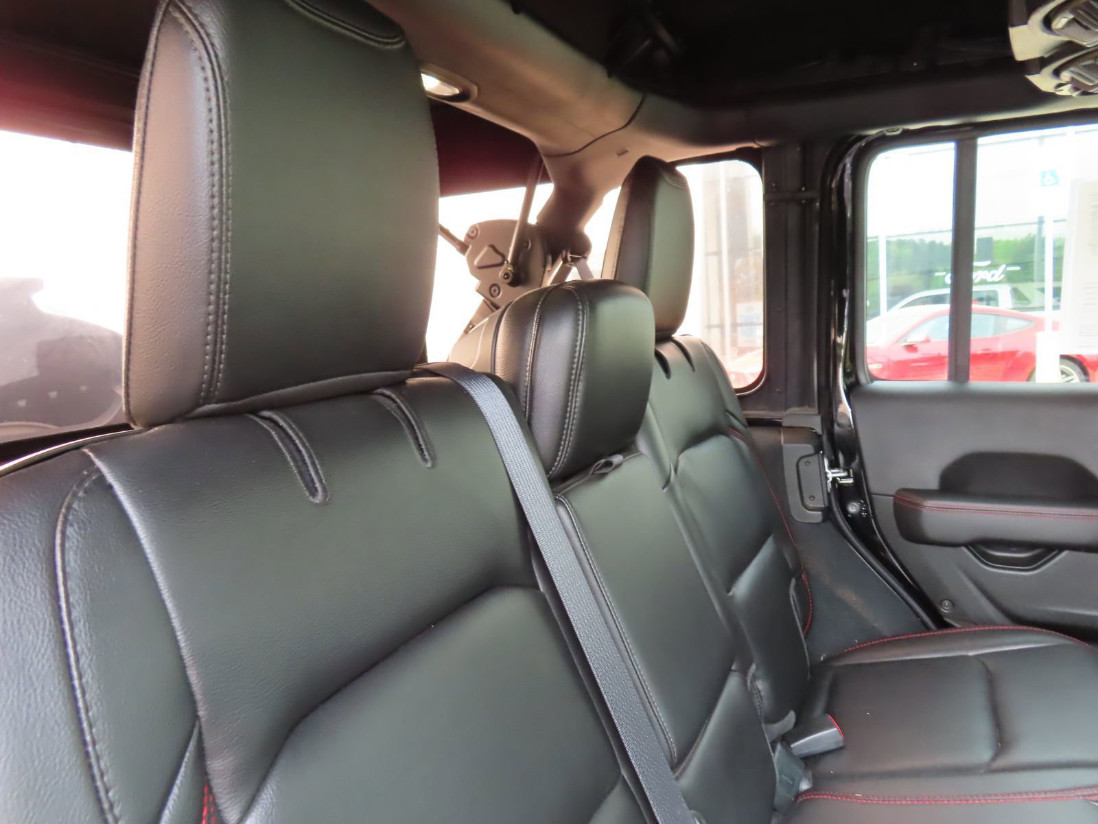 Used 2022 Jeep Wrangler Unlimited Rubicon w/ Xtreme Recon 35" Tire Package image 39