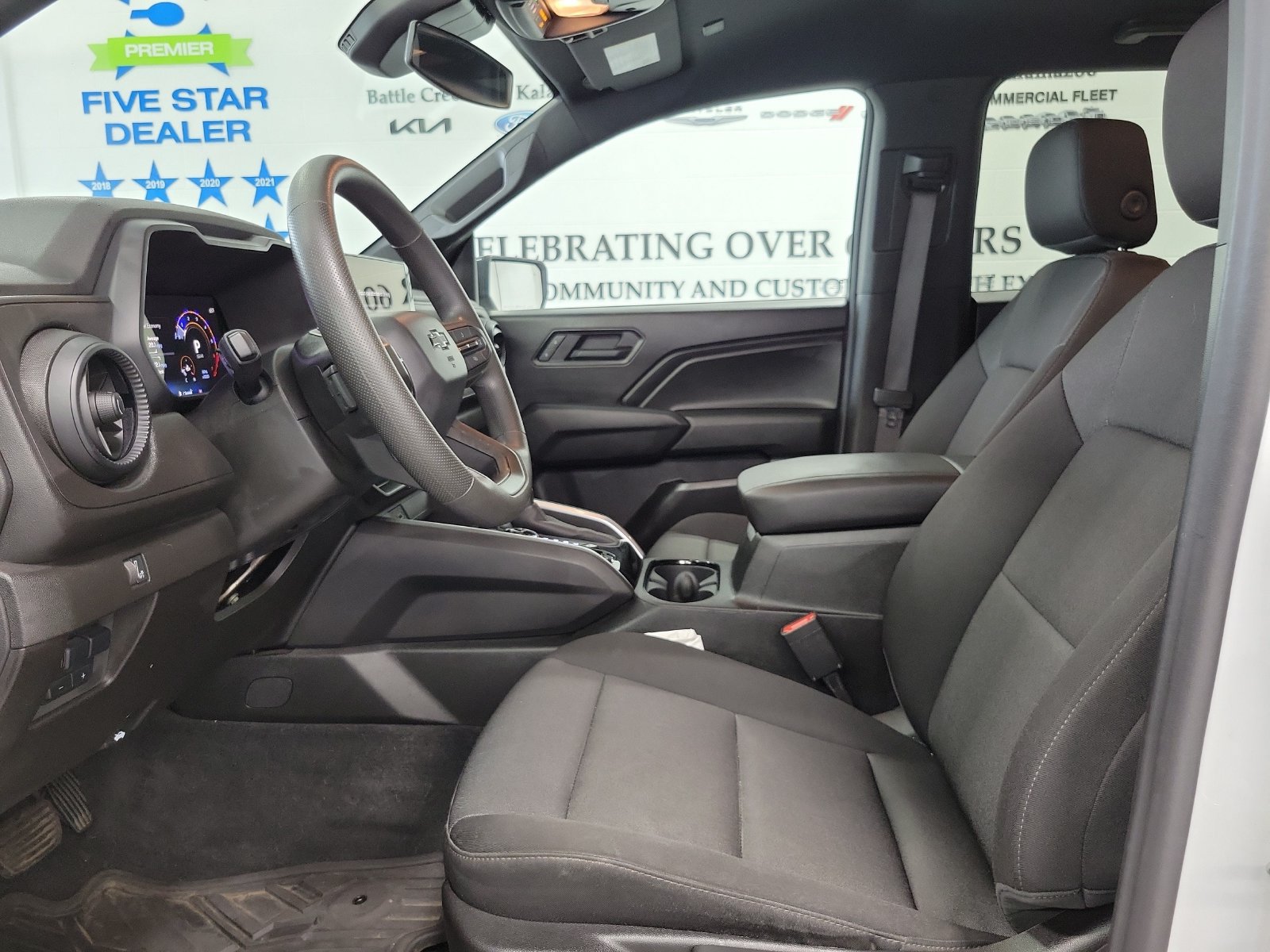 Used 2025 Chevrolet Colorado Trail Boss AWD/4WD image 8