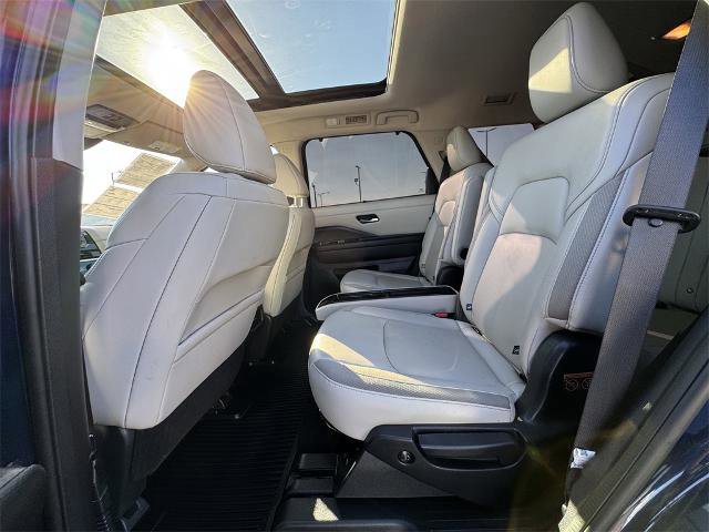 Used 2022 Nissan Pathfinder SL w/ SL Premium Package image 15