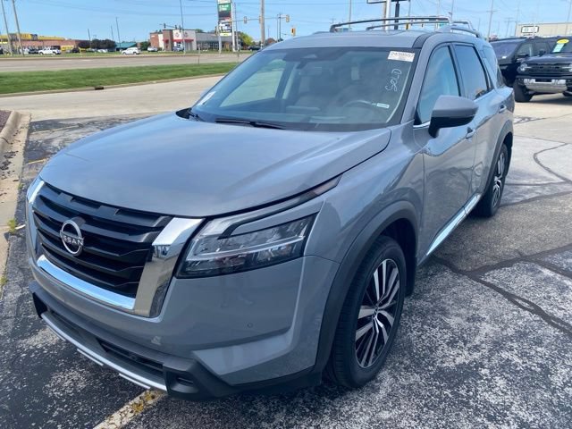 Used 2024 Nissan Pathfinder Platinum w/ Cargo Package FWD image 2
