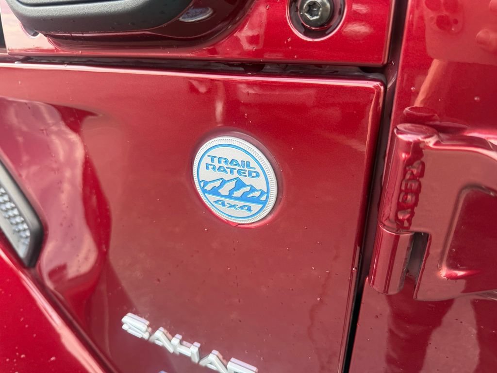 Used 2021 Jeep Wrangler Unlimited Sahara w/ Cold Weather Group AWD/4WD image 12