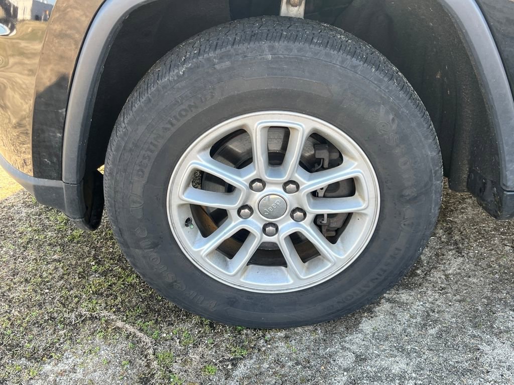 Used 2018 Jeep Grand Cherokee Laredo image 6