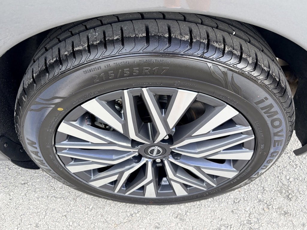 Used 2024 Nissan Altima 2.5 SV image 29