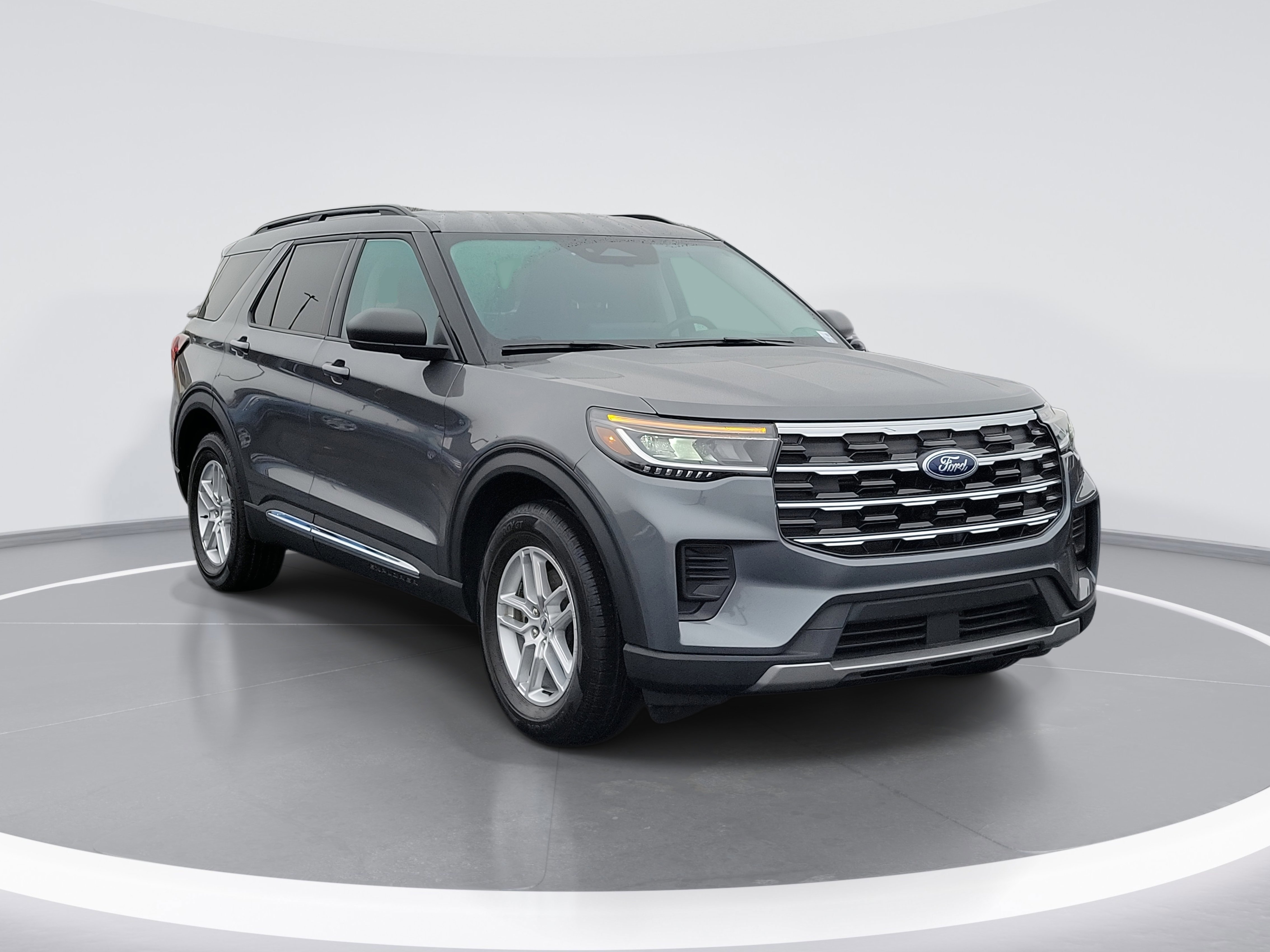 Certified 2025 Ford Explorer Active image 4