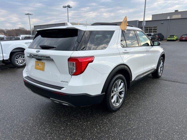 Certified 2022 Ford Explorer XLT w/ Equipment Group 202A AWD/4WD image 7
