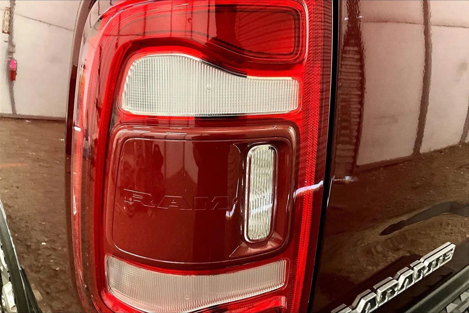 Used 2024 RAM 3500 Laramie image 28