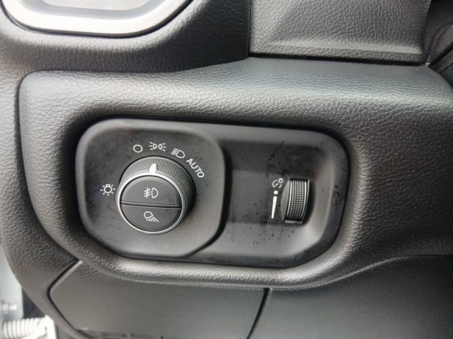 Used 2025 RAM 2500 Tradesman w/ Chrome Appearance Group image 18