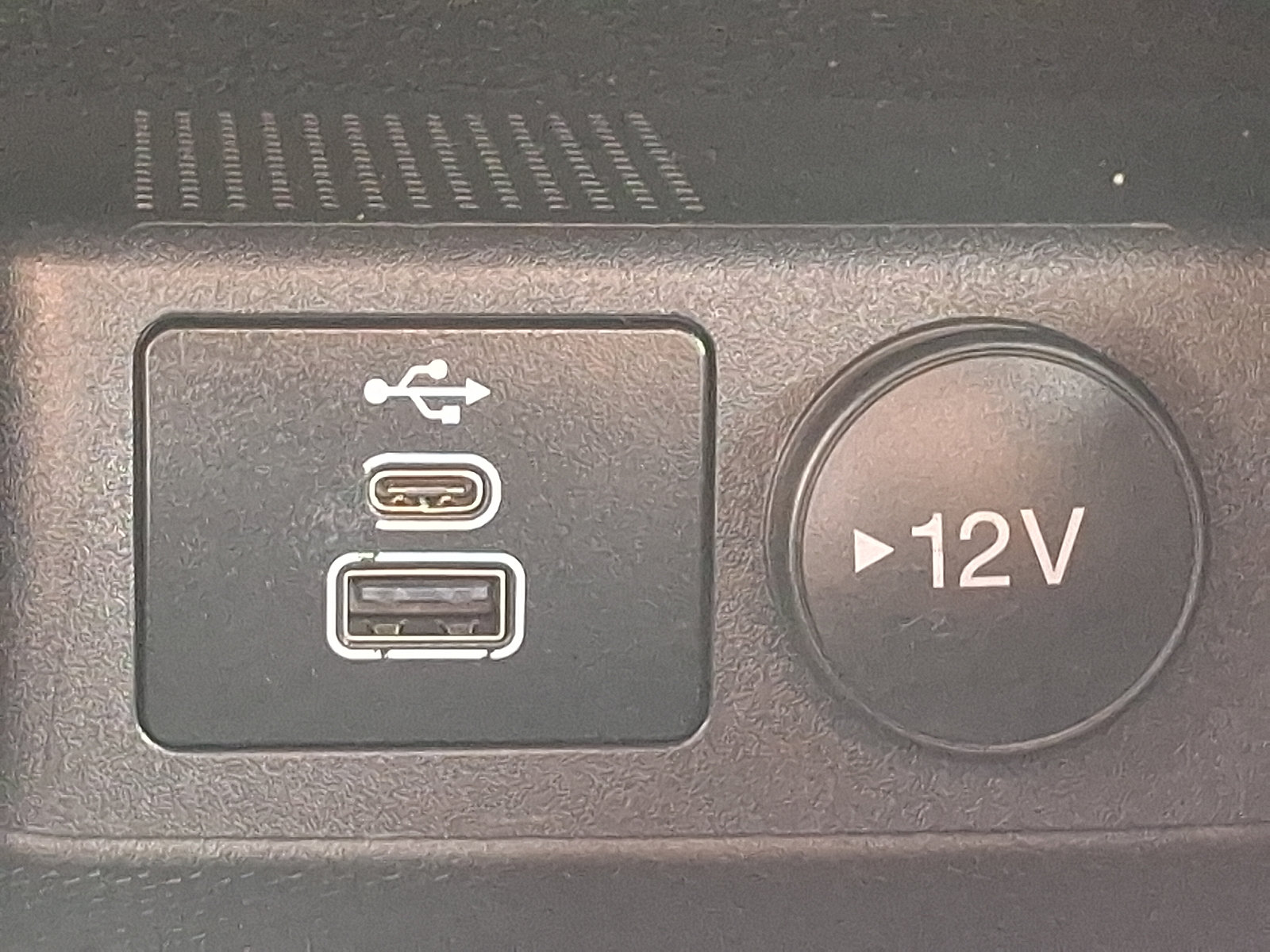 Certified 2024 Ford Escape ST-Line AWD/4WD image 23
