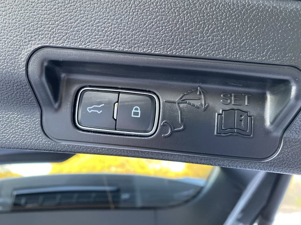 Certified 2023 Ford Explorer Limited image 18