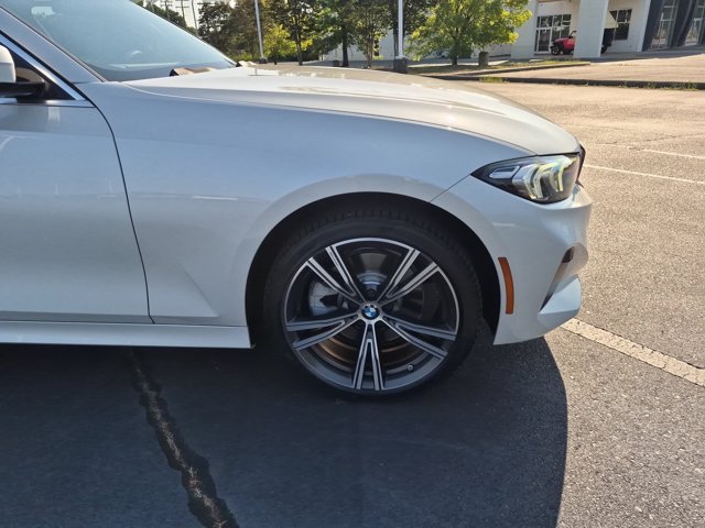 Used 2024 BMW 330i xDrive Sedan w/ Premium Package AWD/4WD image 11