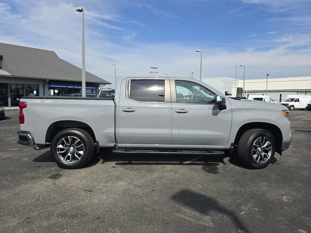 Used 2024 Chevrolet Silverado 1500 LT AWD/4WD image 17