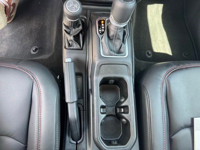 Used 2025 Jeep Wrangler Unlimited Rubicon AWD/4WD image 21